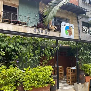 Hostal Casa Estacion אכסניה